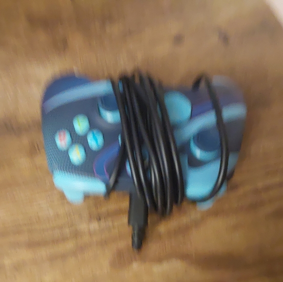 Xbox controller_ like new - Picture 4 of 4